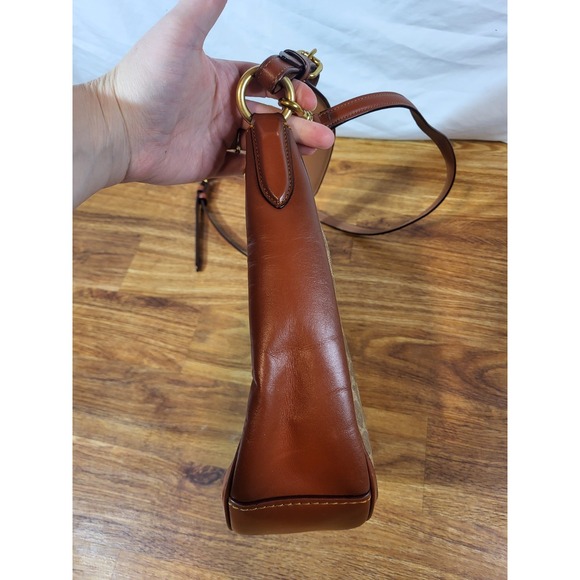 Coach Sutton Hobo 38580 Bag in Signature Canvas & Leather 2019 - Picture 6 of 11